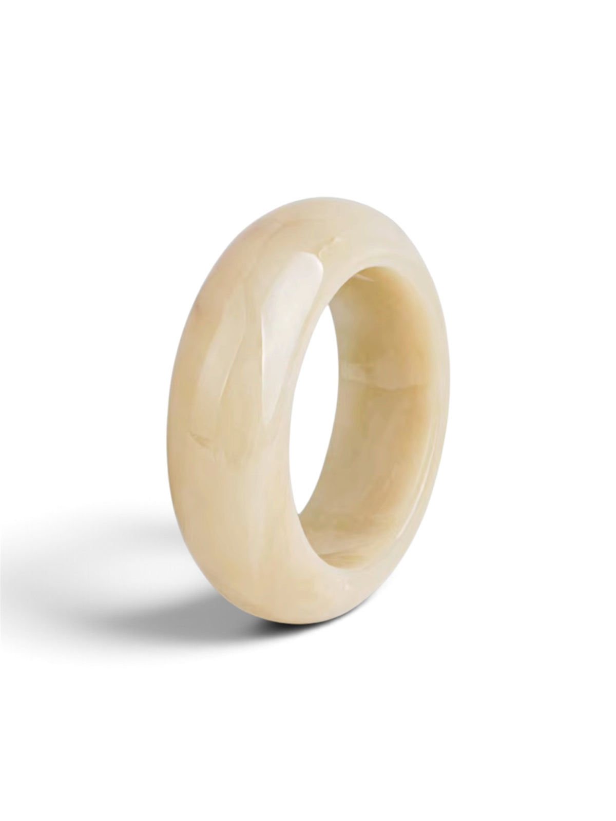 Concha Blanca Bangle